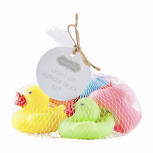 Load image into Gallery viewer, Light-Up Duck Bath Toy Set