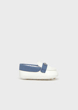 Load image into Gallery viewer, Moccasins- White/Rivier Blue
