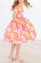 Load image into Gallery viewer, Retro Daisies Pocket Twirl Dress
