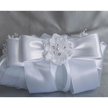 Load image into Gallery viewer, Veil - Corded Flowers w/ Pearls &amp; Rhinestones
